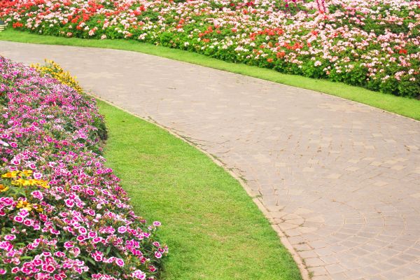 Cost of Concrete Walkway Service in Rome